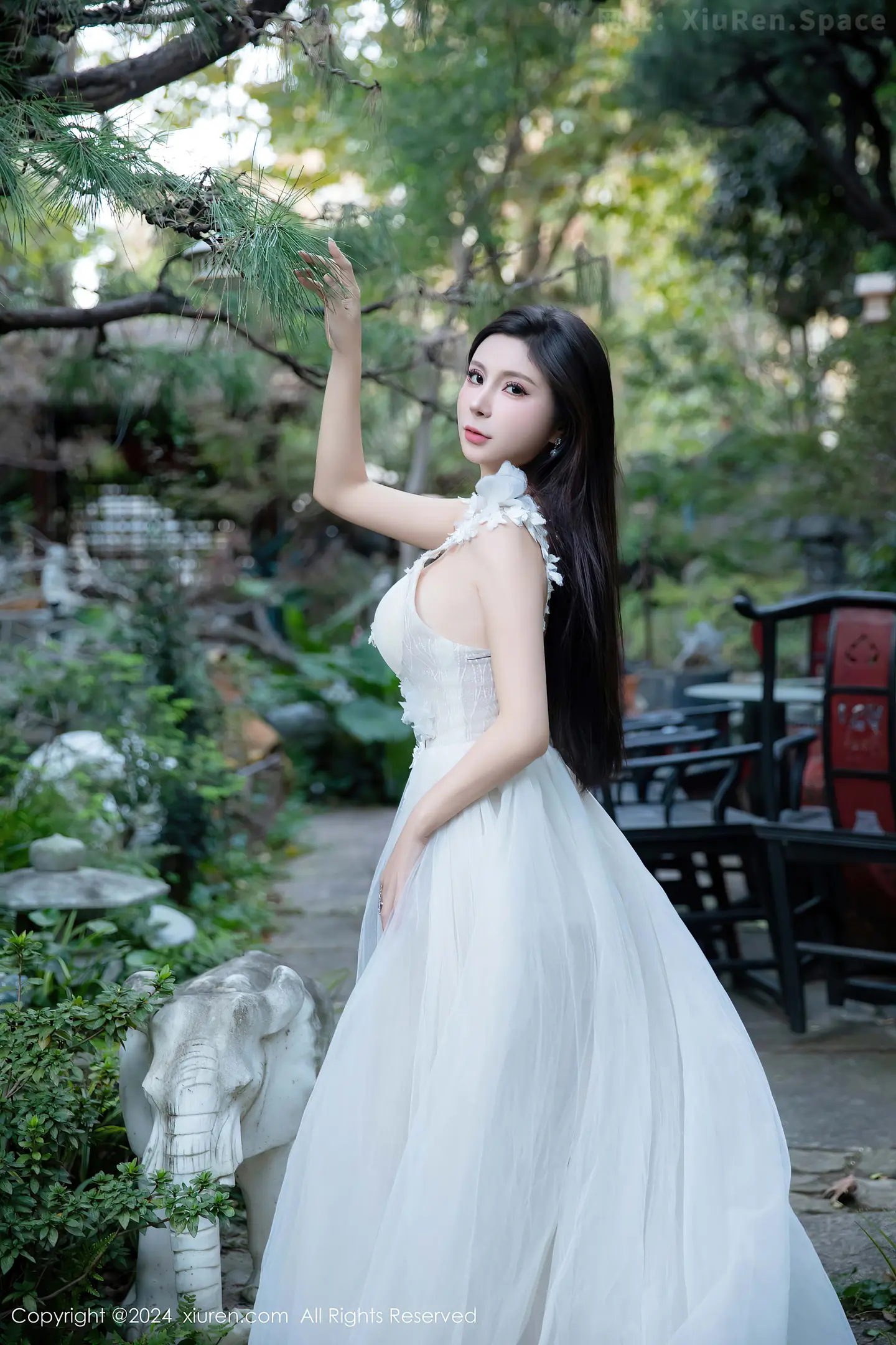 图片[3]-[XiuRen秀人网] VOL.9552 模特小蛮妖Yummy性感白纱连衣裙配白丝袜秀完美身材诱惑写真75P-秀人网官方网站